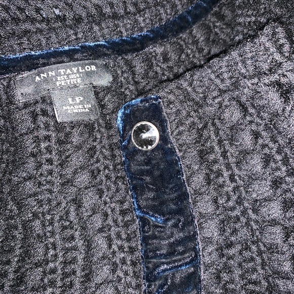 Ann Taylor luxurious crop sweater - Picture 4 of 6